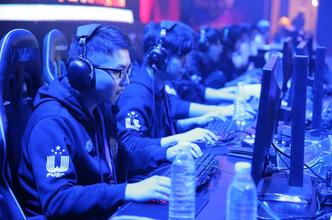 它最初以犀 它最初以犀