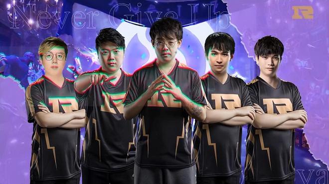 足坛的中坚 足坛的中坚