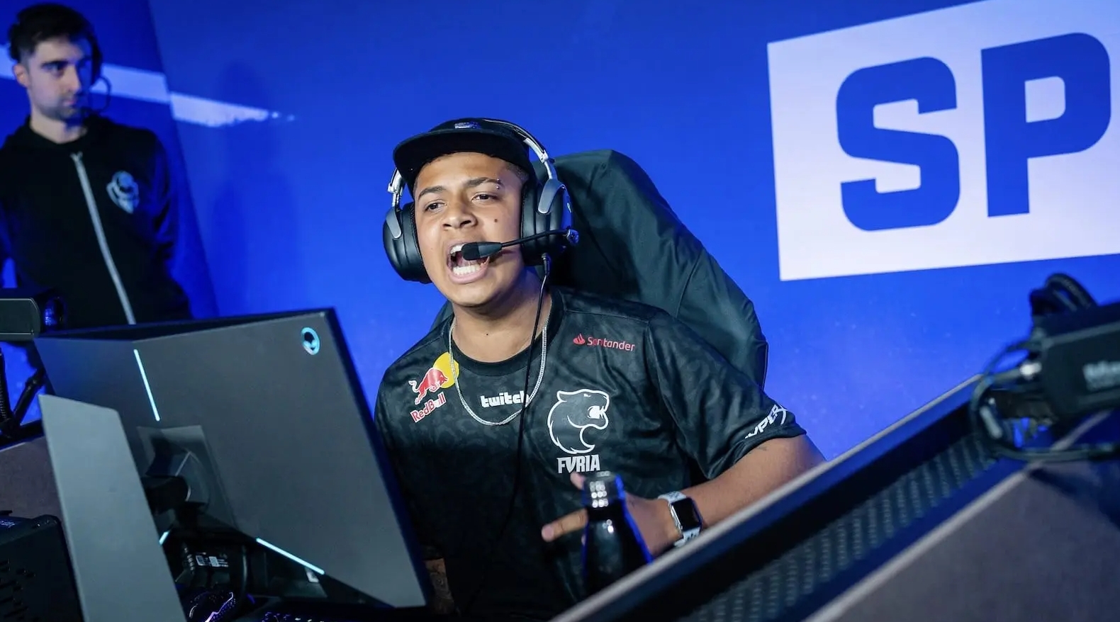 还在防守转 还在防守转