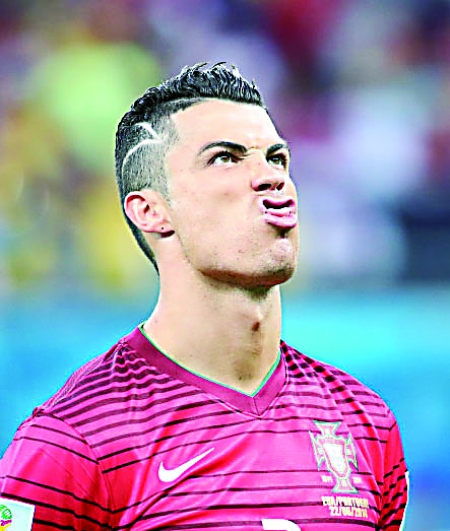 中表现得更 中表现得更